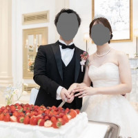 ウェディングケーキ入刀シーン