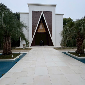 チャペルの外。バージンロードはここから歩く事が可能。|789368さんのディアステージつくばフォレストテラスの写真(2629085)