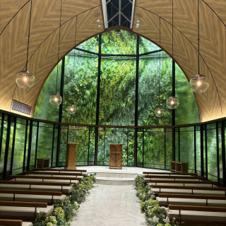 色、明かりともにすごく写真映えするチャペル