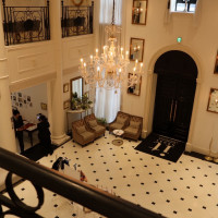 2階からお菓子まきや、ブーケトス可能