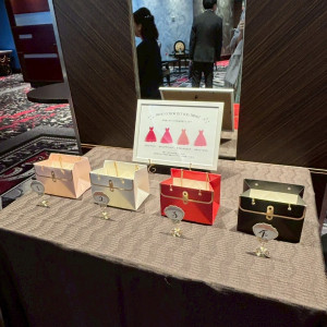 ドレス色当てクイズ|789432さんのホテルニューオータニの写真(2629782)