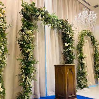 挙式会場です。
シンプルながらも華やかな場所でした。
