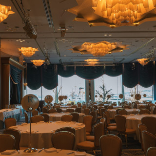 大き目の披露宴会場