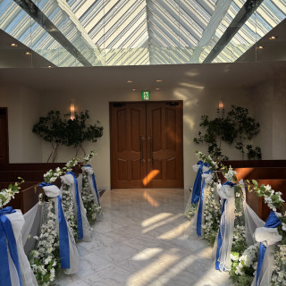 チャペルの扉がブラウンなのも個人的に好きです。