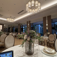 披露宴会場にてお食事をいただきました。