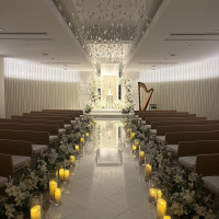 チャペルの明るさを変えた写真です。