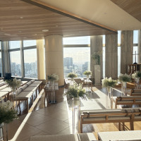 逆光にならないように工夫されたチャペルとのことです。