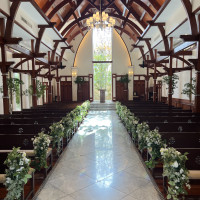 ナチュラルで素敵な木のチャペルです