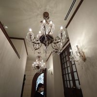 式場内のシャンデリア
