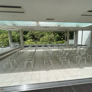 挙式場、チャペルの席