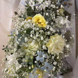 披露宴会場に並んでいたお花たち！色合いが私好みでドストライク