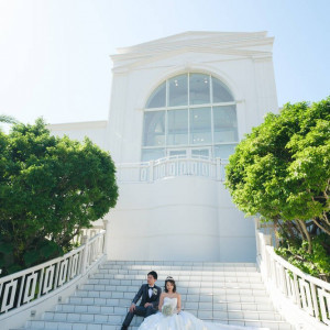 式場外の大階段にて|789753さんのセントレジェンダOKINAWA（CENTLEGENDA OKINAWA）の写真(2630866)