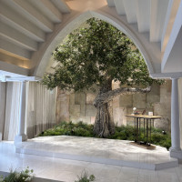 木の存在感があるとても素敵な館内