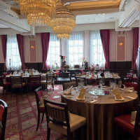 広めの披露宴会場
この日は赤いお花でコーデされてました