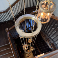 移動の際に見かけた螺旋階段
最上階から下まで続くランプ