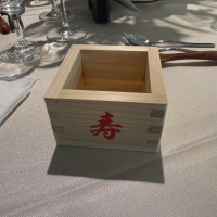 祝杯の枡酒です