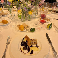 料理とテーブル