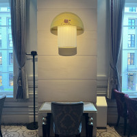 レストラン近くにある机