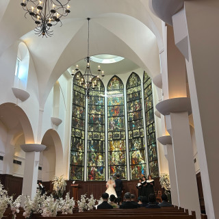 ステンドグラスが魅力的