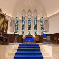 チャペルの正面写真(2列目参列)