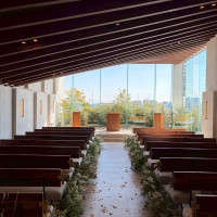 自然光があり明るい雰囲気のチャペルでした。