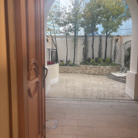 チャペル入り口から見た外