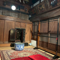 出入り口にある土間、自分の着た色打掛を最後に飾ってもらえる