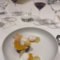 式当日はウエディングケーキが出されるとのことです。