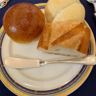 パンは食べ放題でした