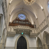 チャペル後方(入口上部)