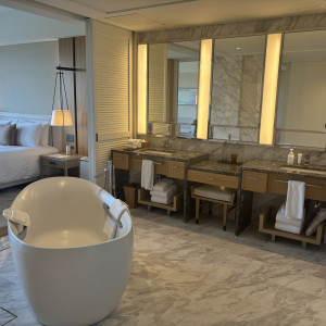 スイートルームのお風呂
ここでお支度をします|790414さんのハレクラニ沖縄の写真(2633640)