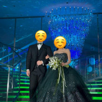 お色直し後の写真です。
後ろの階段から降りてきます