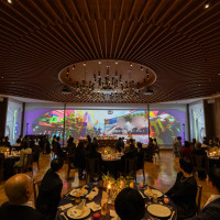 式場でムービーをお願いすると3面スクリーンを使用できます