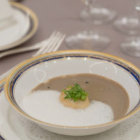 スープ料理です。上に乗ってるホタテがとても香ばしくて美味しか