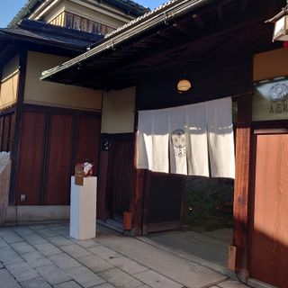 外の門です
