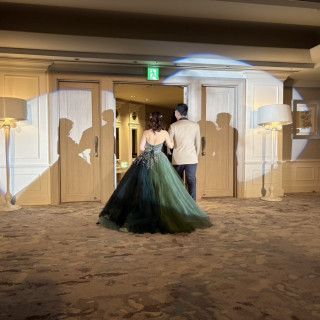 披露宴退場です