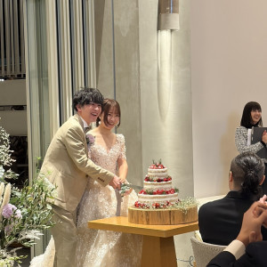 ケーキカット|790682さんのWEEKEND HOUSE  （ウィークエンドハウス）の写真(2634783)