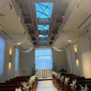 白ベースでシンプルな作りです。