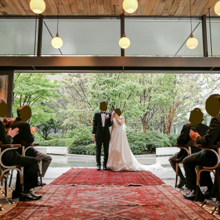 ガーデンでの挙式（屋根下）