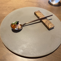 お皿にもこだわりを感じました