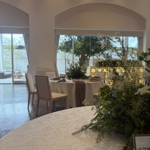 ツリーが見える披露宴会場|790965さんのグレイスヒル・オーシャンテラスの写真(2635885)