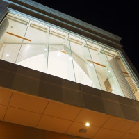 外から見た夜のチャペル