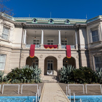 貴賓館の庭園側からの外観です。