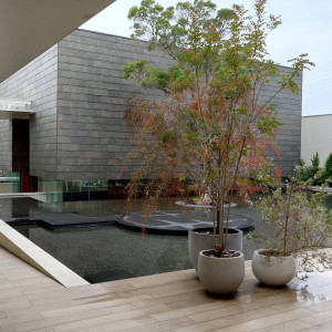 披露宴会場と挙式会場の間|791091さんのKUMAMOTO MONOLITH（熊本モノリス）の写真(2636549)