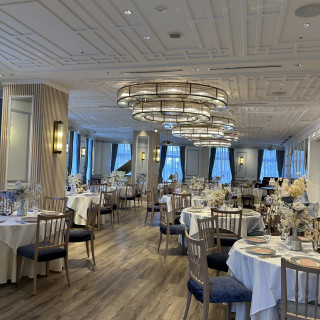 とても広いわけではありませんが、開放的な披露宴会場でした。