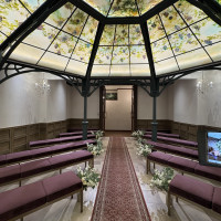 スタンドガラスの黄緑色が可愛かったです。