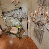 2階から1階の披露宴会場をみることができます