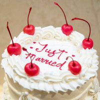 ウェディングケーキの上の部分