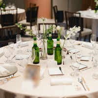 ゲストテーブルも予算内で素敵に仕上がりました。