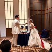 ファーストバイトでプレートを食べてるとこ